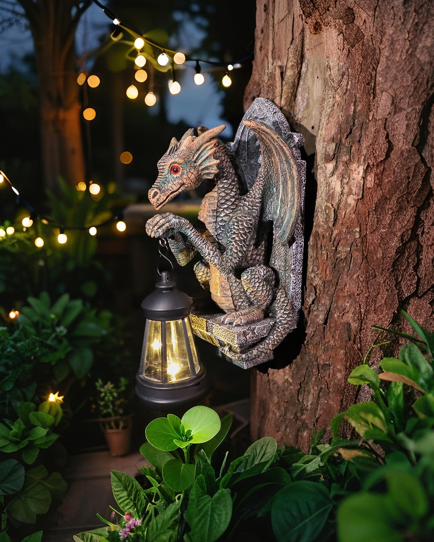 CeiooCei detailed dragon sculpture features a stone-like finish.