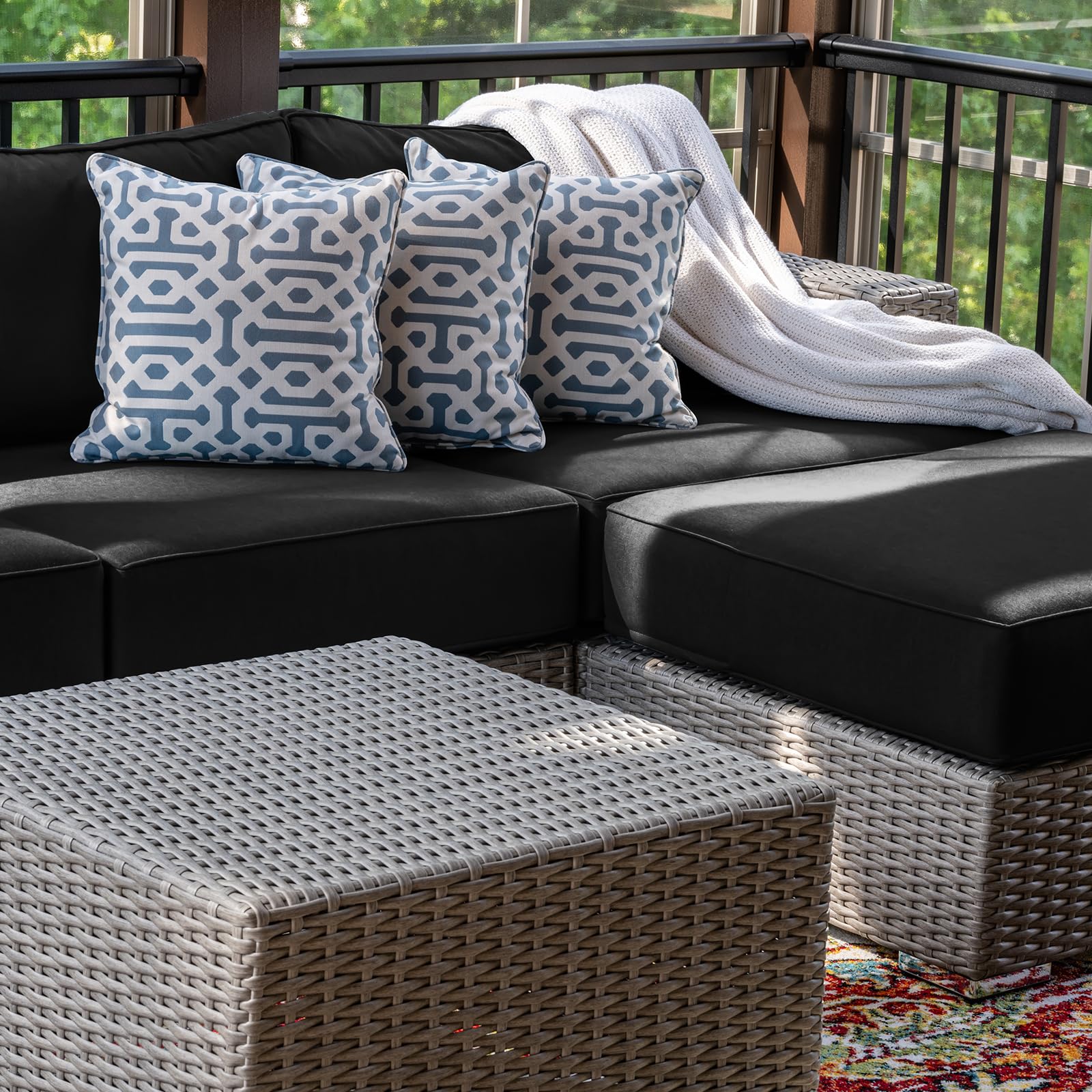 Cethytirko cushion covers feature smooth zippers for quick removal and washing