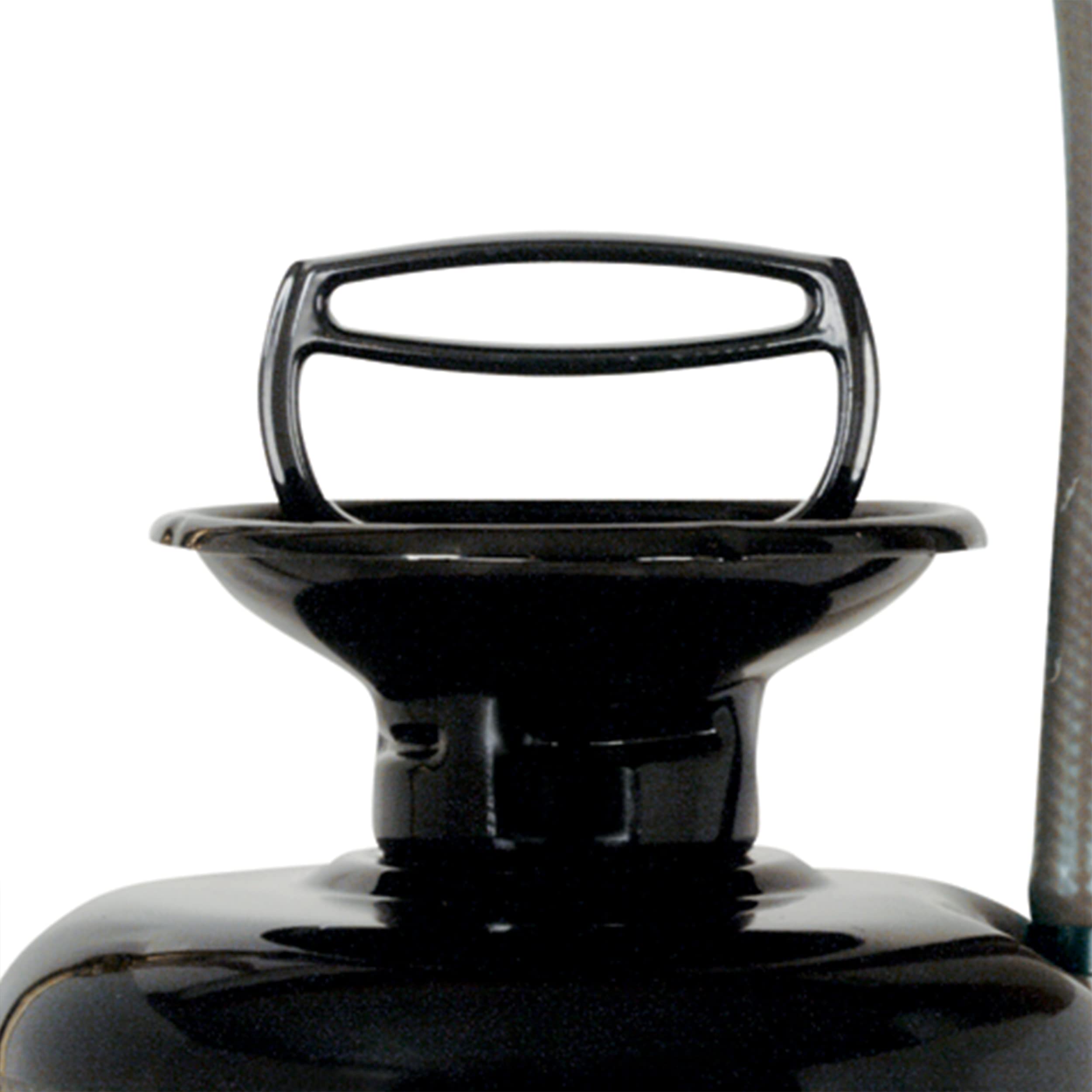 Chapin 1352 tri-poxy tank provides rust and dent protection.