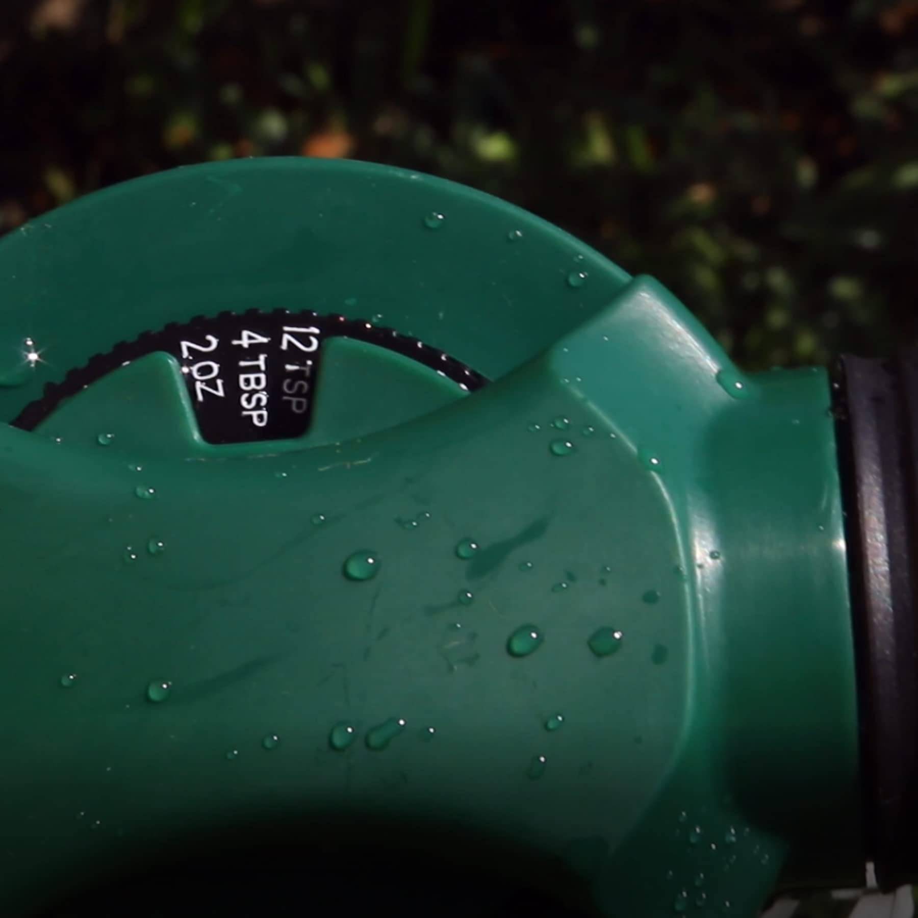 Chapin G499 setup demonstrates quick hose-end spraying without assembly