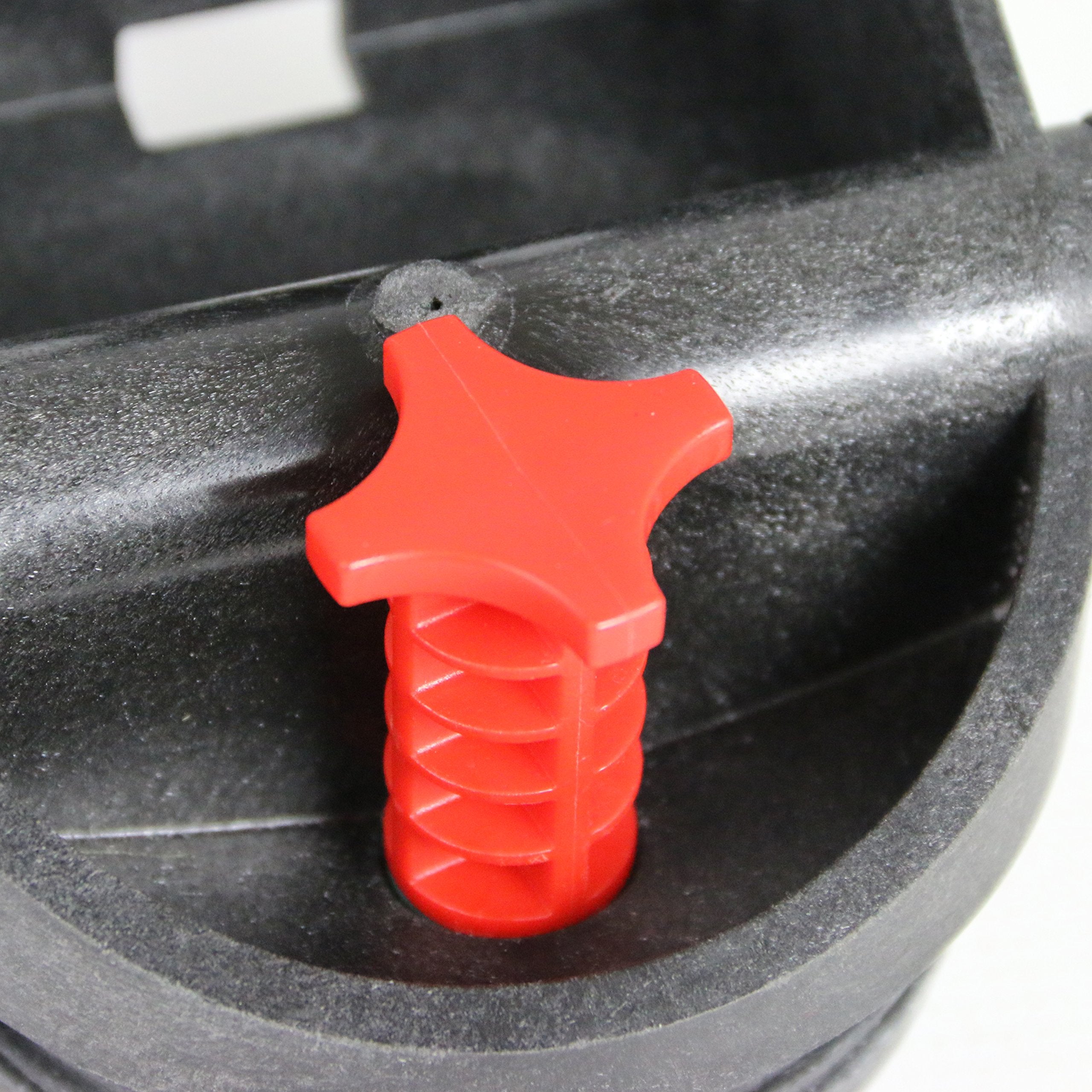 Chapin HydroFeed funnel-top mouth facilitates easy filling for liquids and emulsions