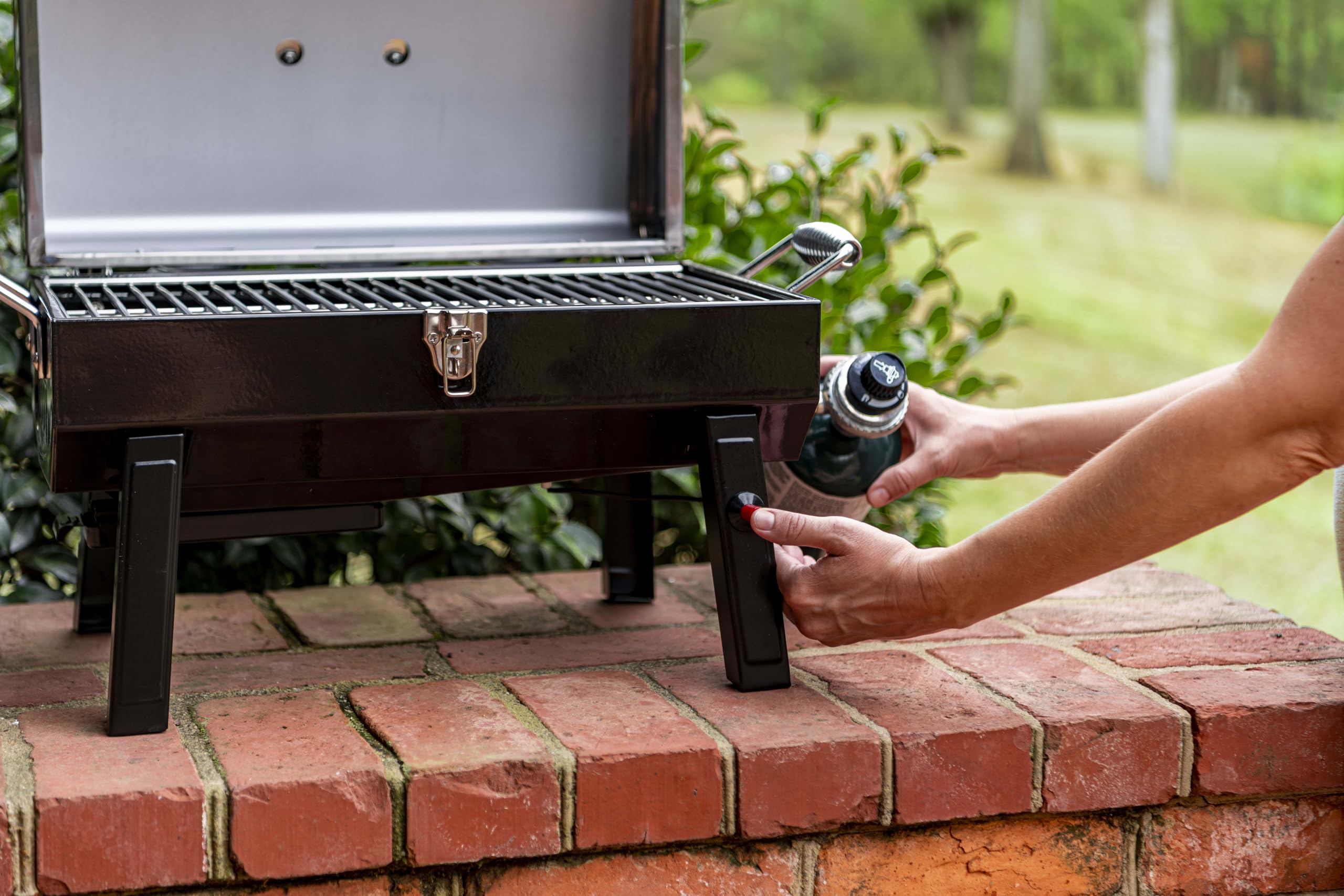 Charbroil 200 square inches of cooking space for versatile meals.