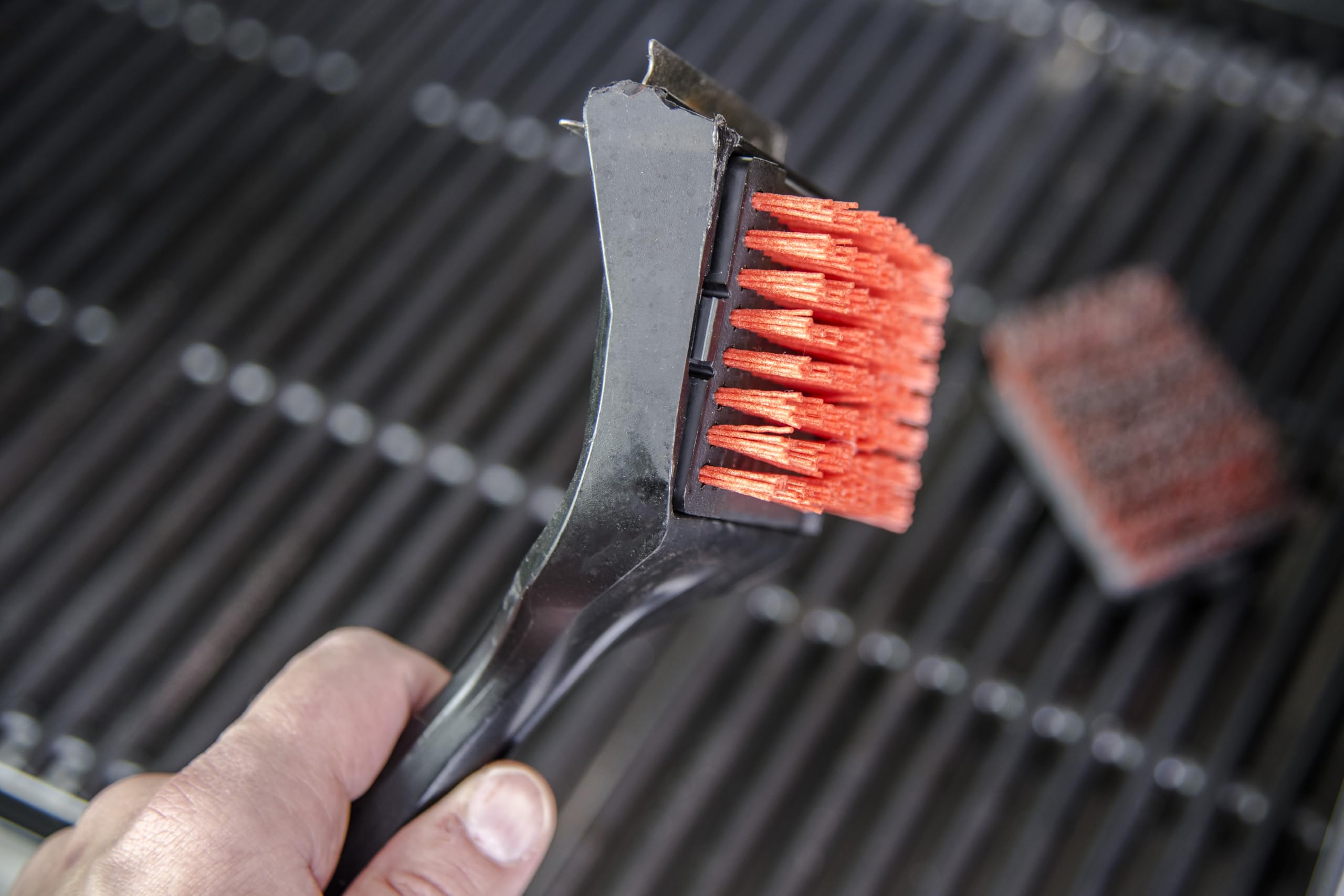 Charbroil SAFER porcelain-surface safe cleaning demonstration