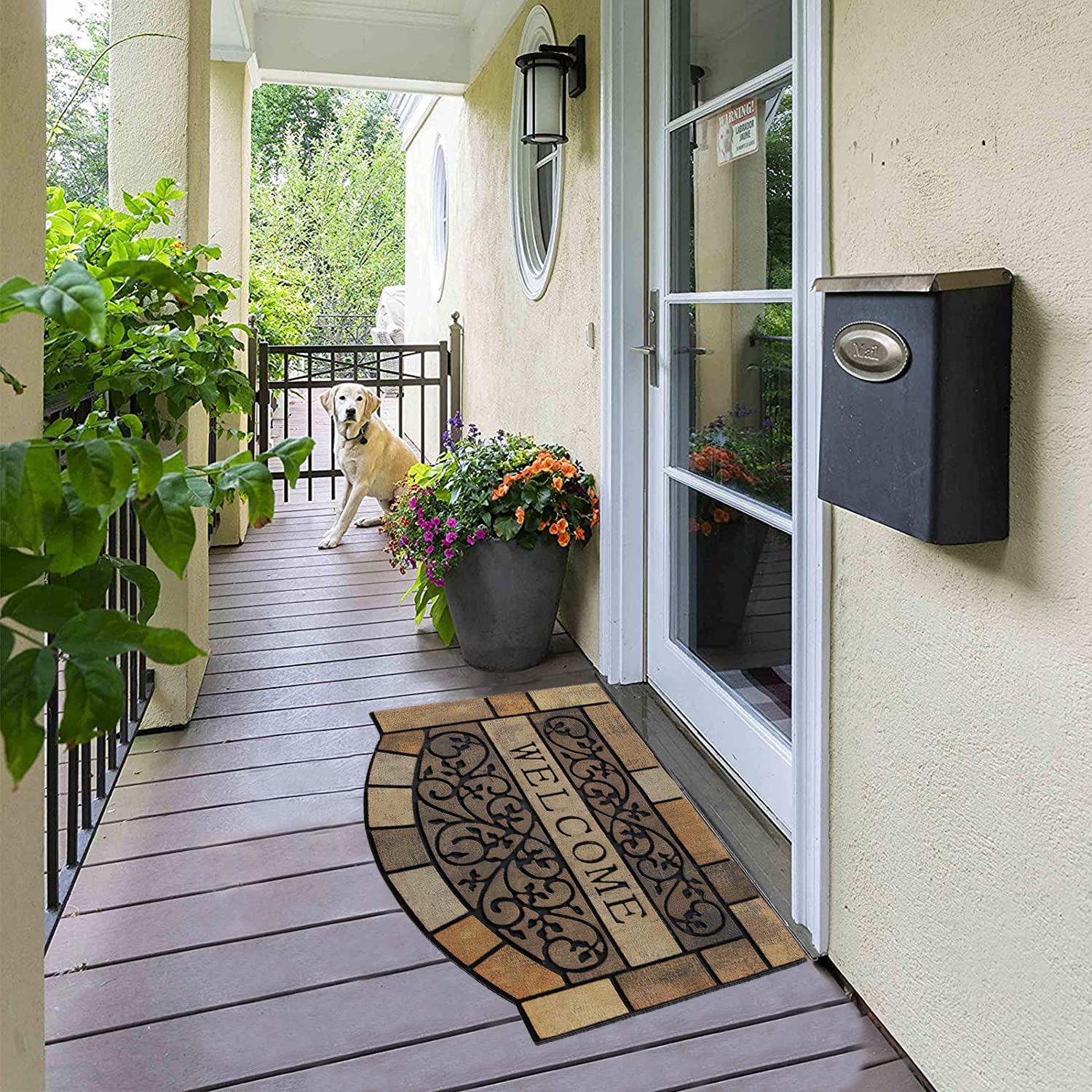 CHICHIC winter-ready mat handles wind and snow while staying put