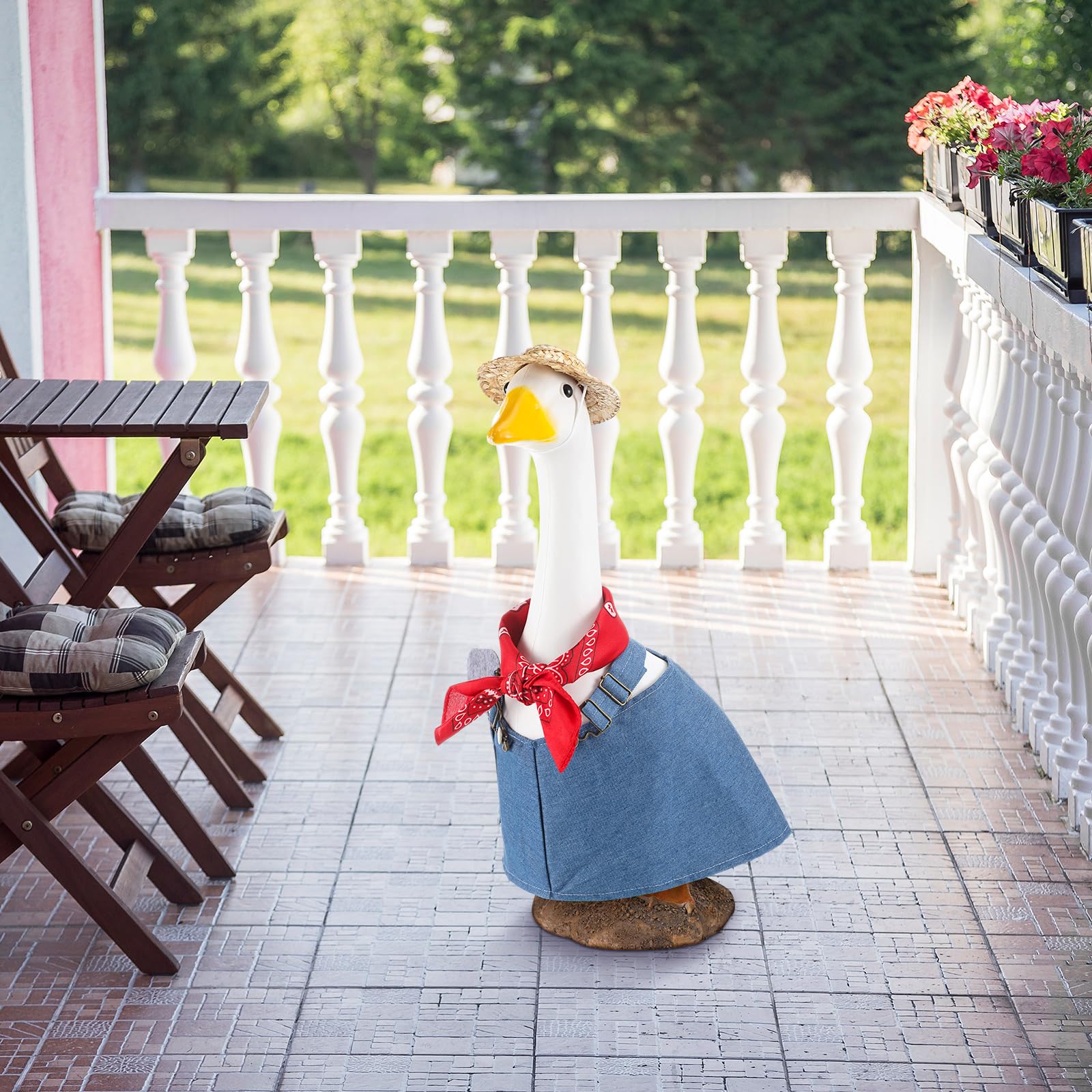 Chicingyou Outdoor Goose Costume offers versatile styling for porches