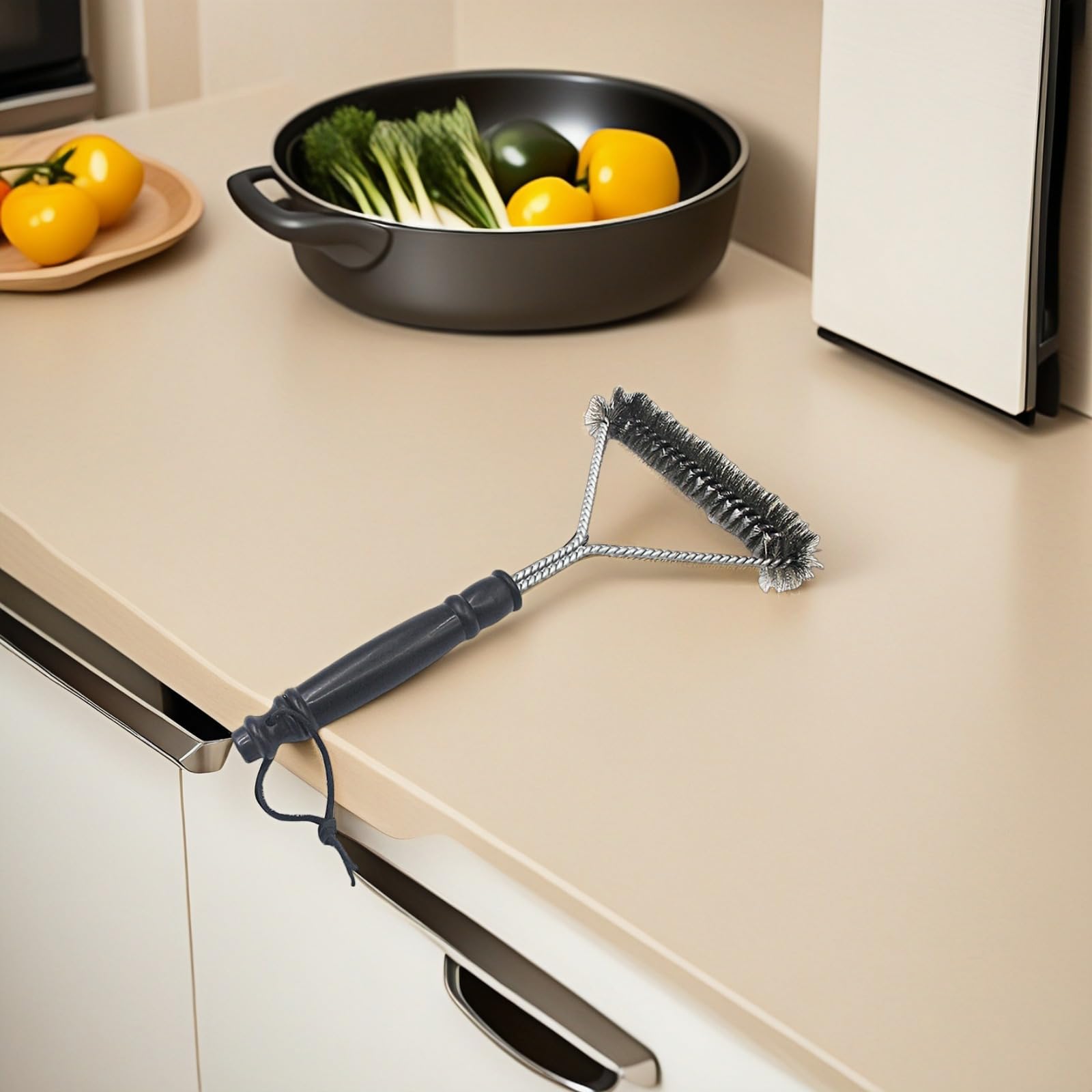 Chinshwehaw ergonomic grip provides control on wet, greasy hands.