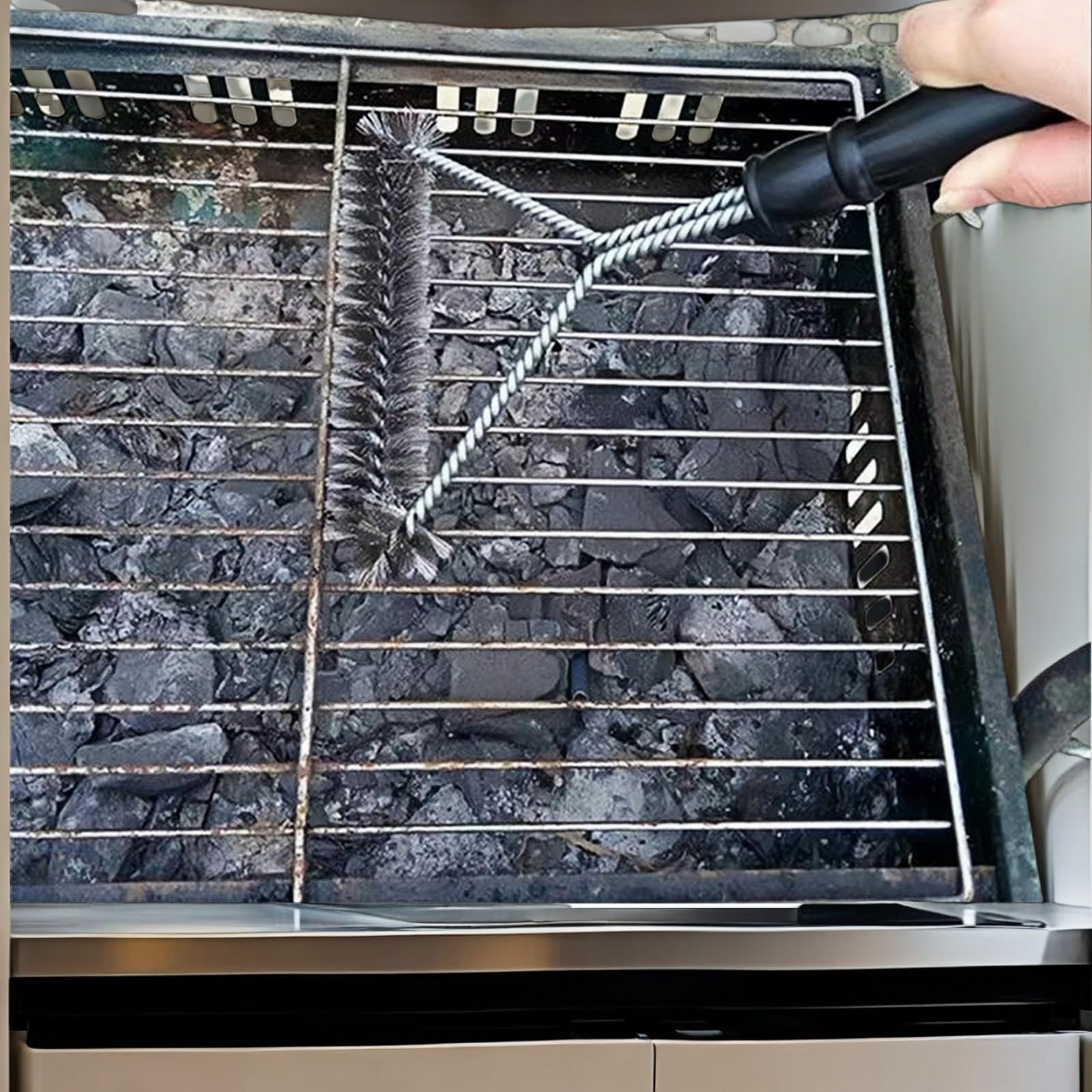 Chinshwehaw grill brush includes a hanging loop for storage.