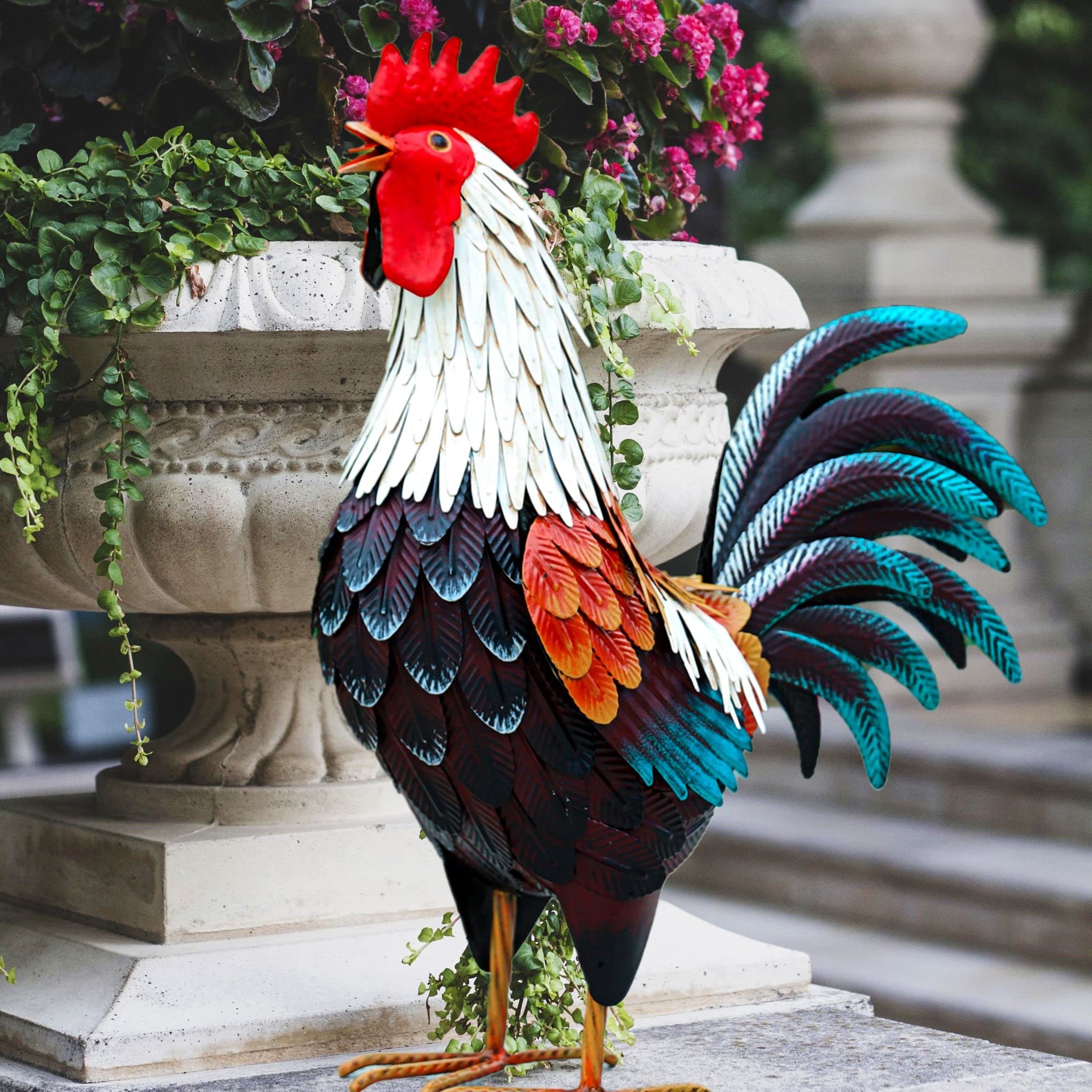 Chisheen metal rooster decor for garden art with durable, weather-ready finish.