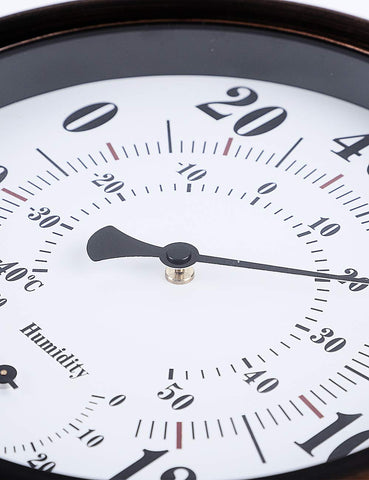 CHIVENIDO dual-scale hygrometer displays Celsius and Fahrenheit for quick environmental checks.