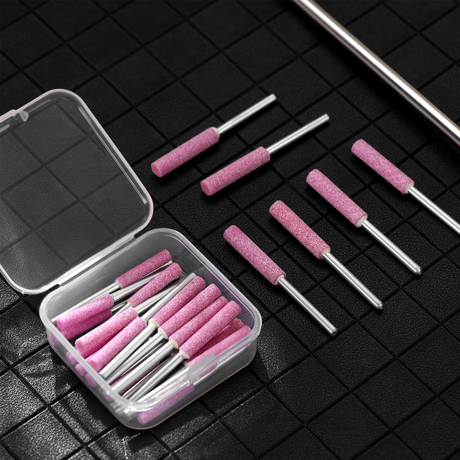 Chumia pink-plated sharpener kit combining sturdy construction and portability