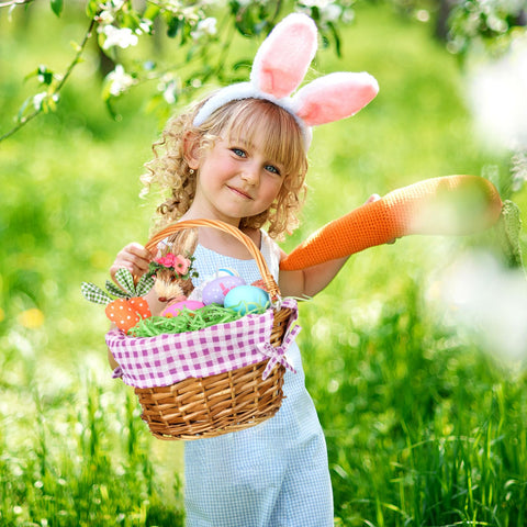 Cinnvoice lightweight baskets with handles are easy to carry during egg hunts.
