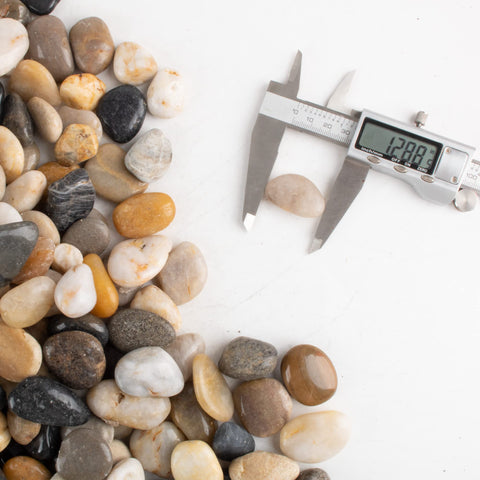 CJGQ river rocks for aquariums and terrariums provide natural decorative accents.