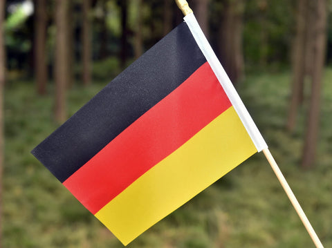Ckexin easy-to-assemble flags and sticks for quick setup.