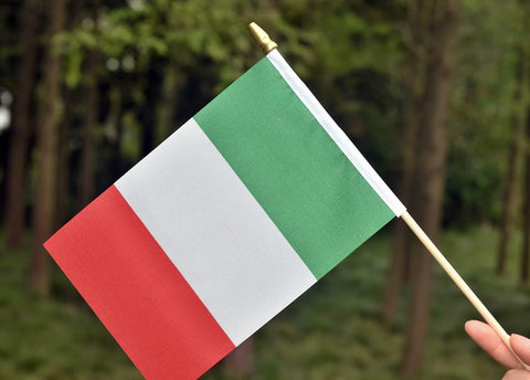 Ckexin separate flag and pole design lets you customize your display.