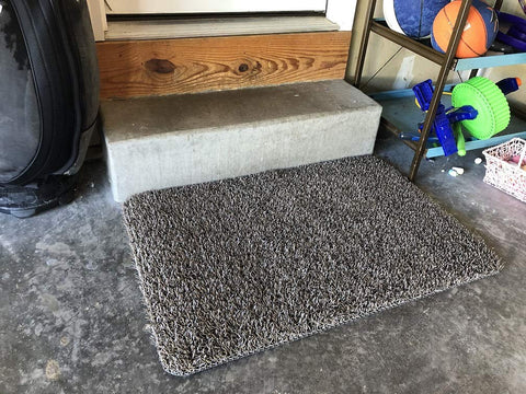 Clean Machine desert taupe doormat scraper blades closeup, tiny blades trap dirt efficiently