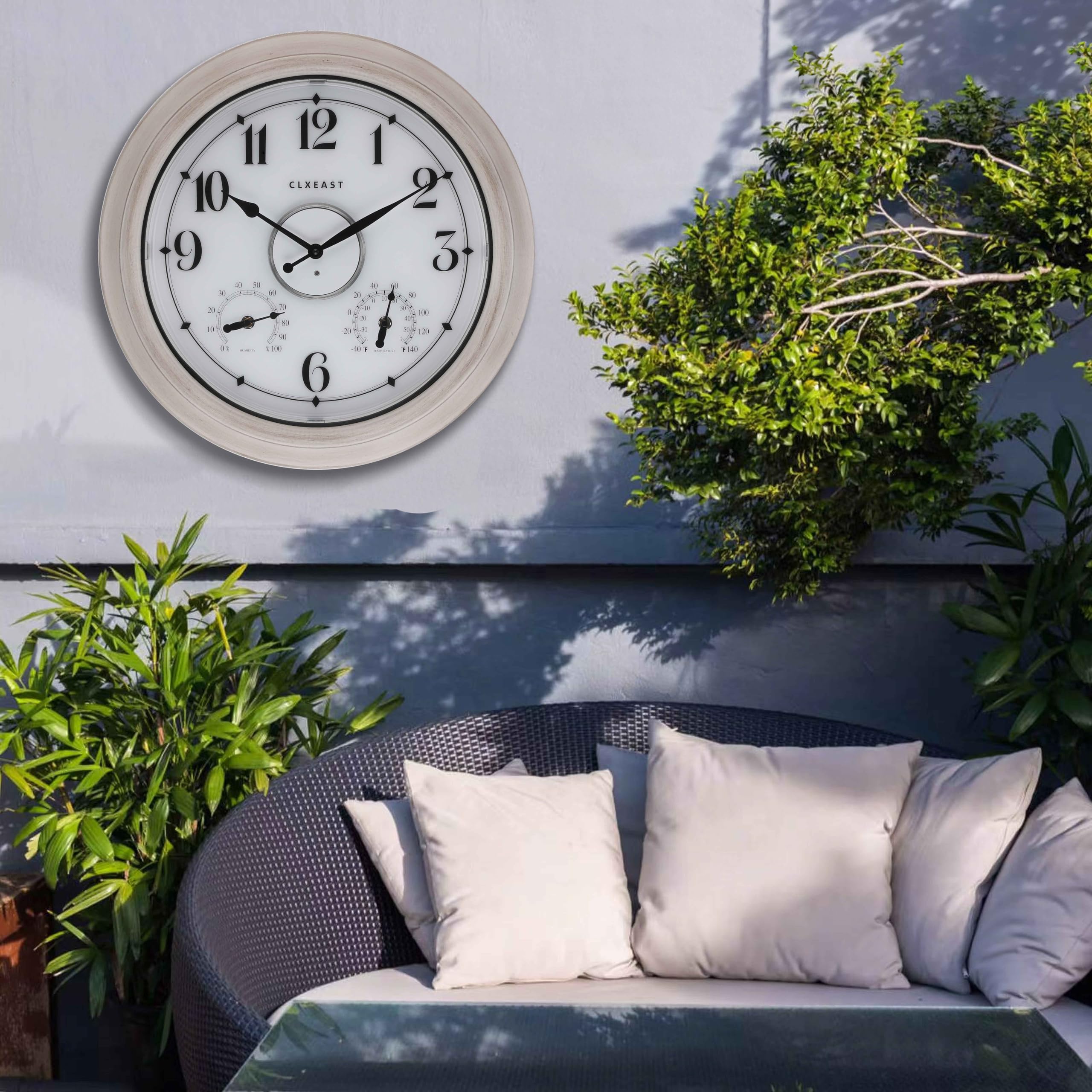 AI smart sensor adjusts dial backlight with ambient light.