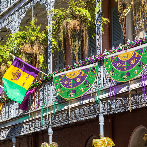 COCHIE Mardi Gras flag green purple yellow set enhances yard decor.