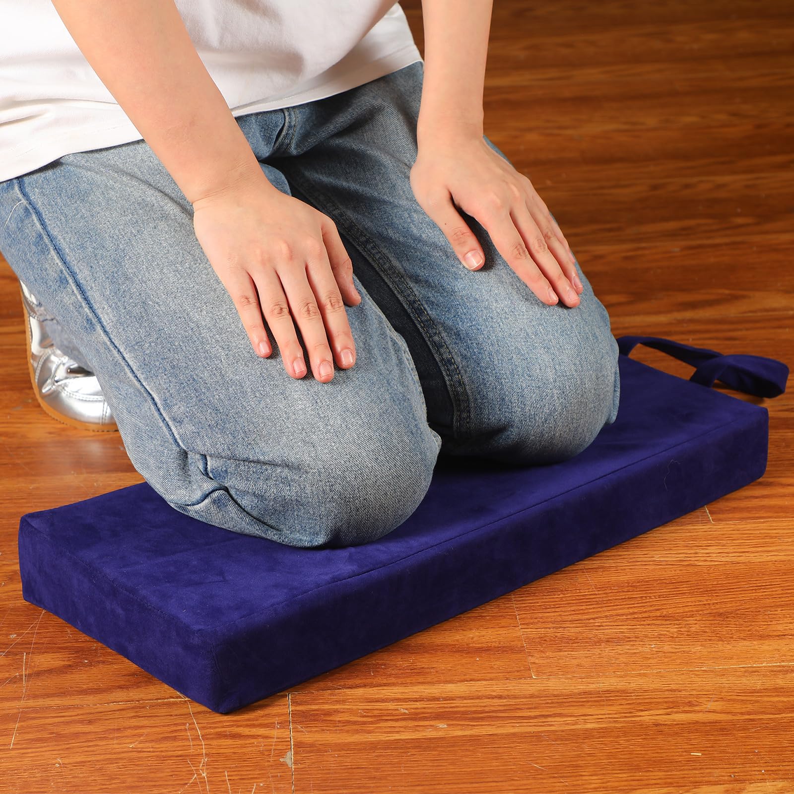 Colingmill navy blue kneeler microfiber detail reveals soft, durable fabric.