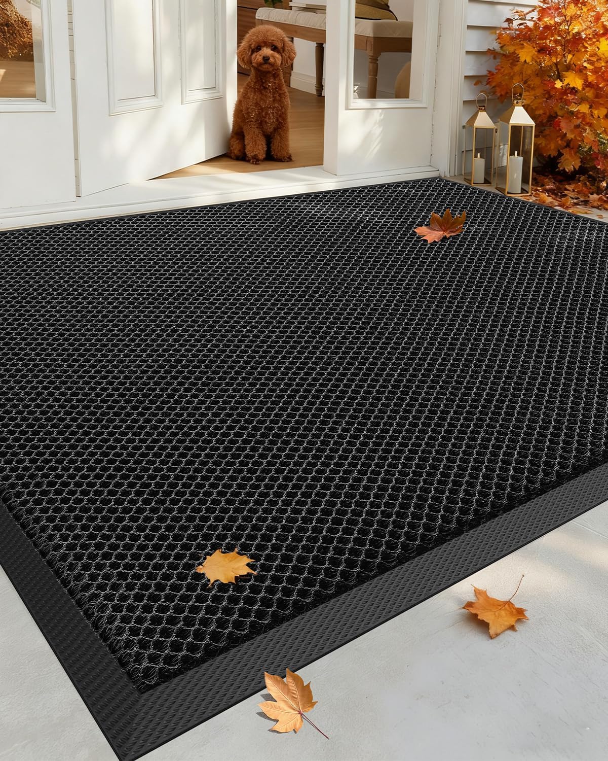 Color&Geometry high-stretch entrance mat at the front door traps dirt efficiently.