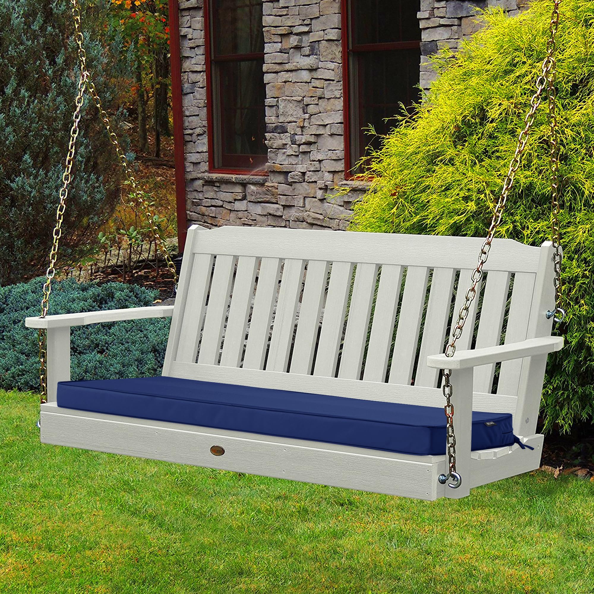Comcaver navy boxed piping edges keep shape crisp.