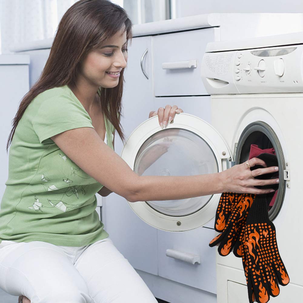 Cuff-loop design on Comsmart gloves simplifies drying and storage after use.