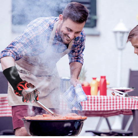 One-size-fits-most stretchable design for many hands with Comsmart BBQ gloves.