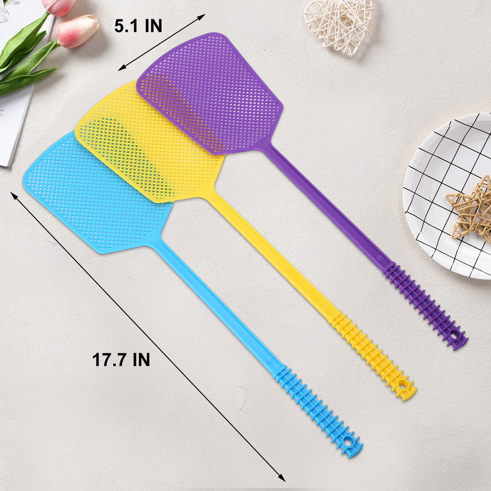 Condra Field ergonomic 17.7-inch handle swatter delivers extended reach.