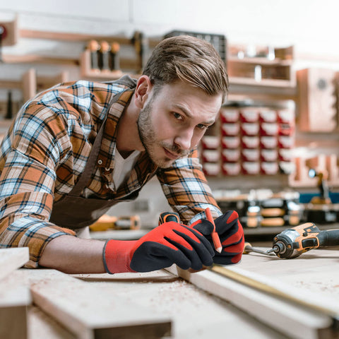 COOLJOB elastic-wrist design allows easy on and off.