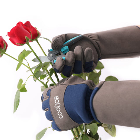 CoolJob machine-washable gloves simplify cleanup after outdoor tasks.