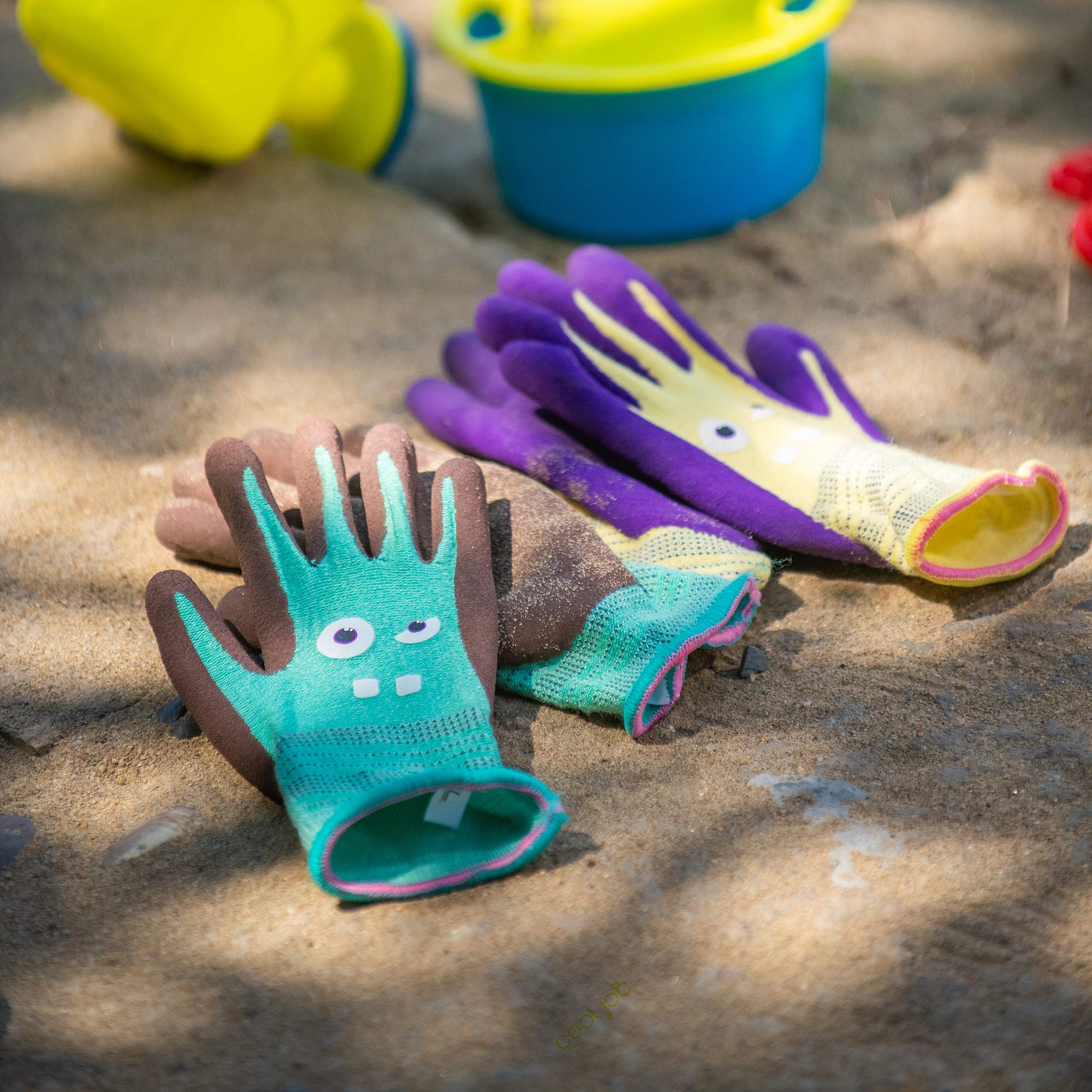COOLJOB monster packaging makes a delightful gift for young gardeners