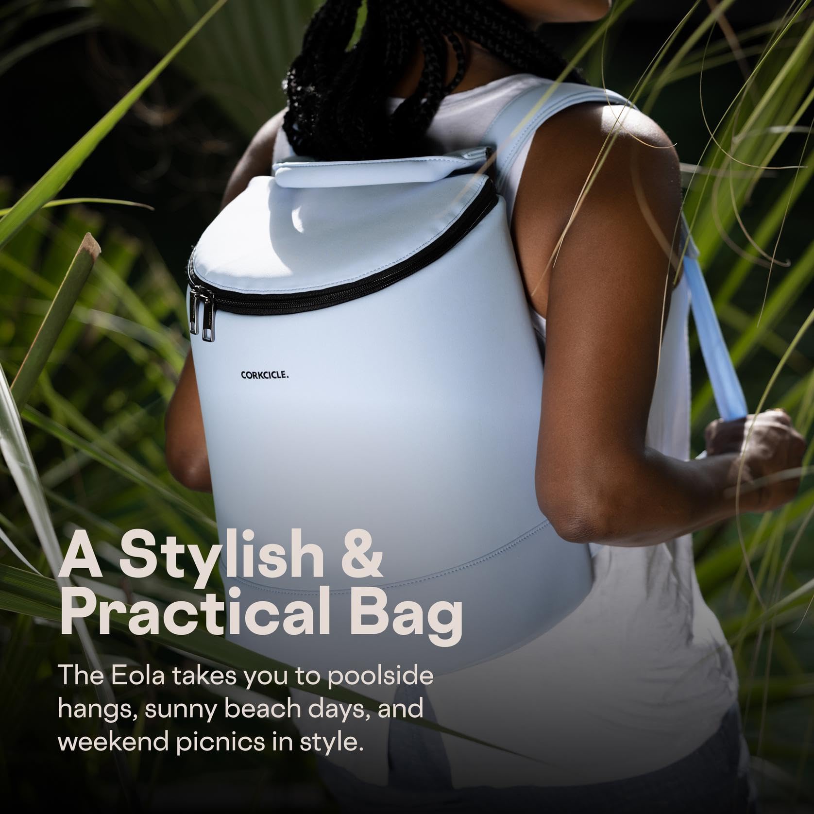 Corkcicle EOLA padded shoulder straps make carrying more comfortable on hikes.