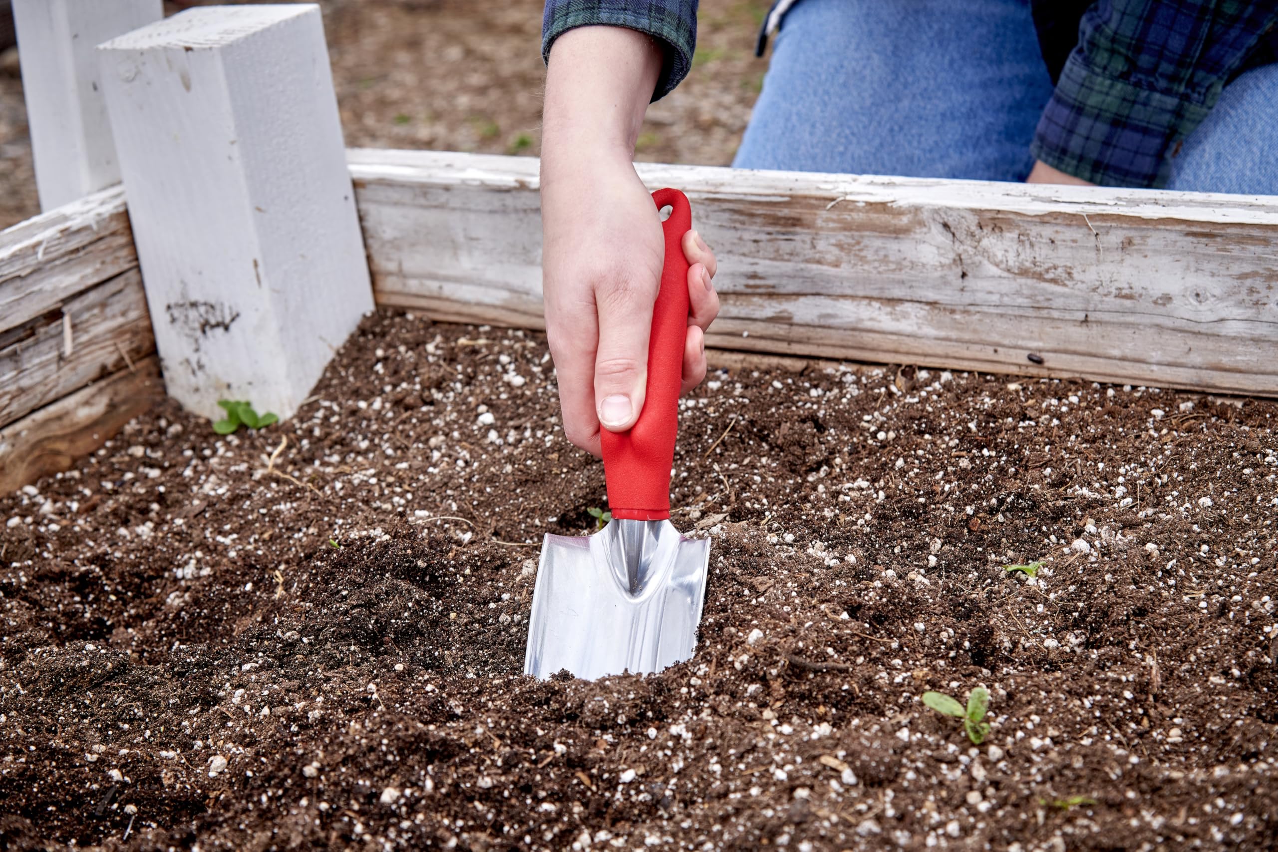 Corona Comfort Trowel showing an ergonomic grip for reduced hand fatigue.