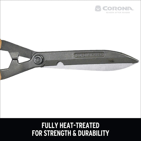 Corona HS 3911 limb notch helps secure branches for easy cutting.