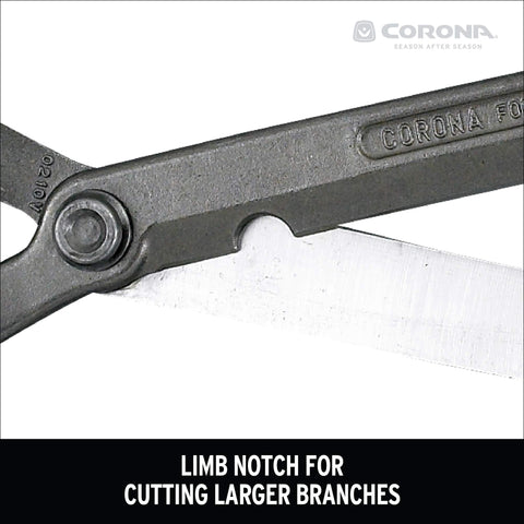 Corona HS 3911 wooden handle provides a secure, comfortable grip during trimming.