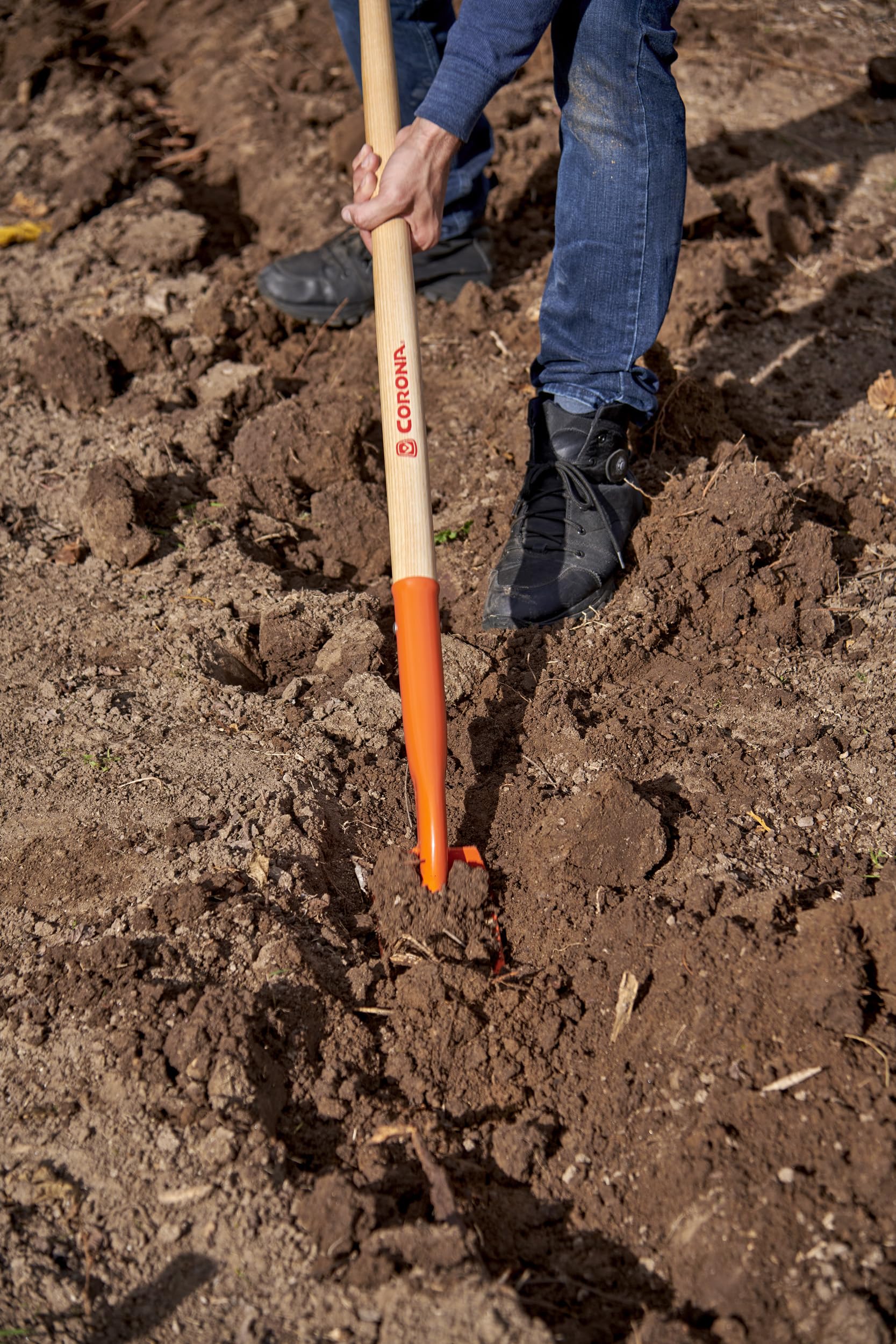 Corona SS 64104 heavy-duty steel blade for tough soil performance