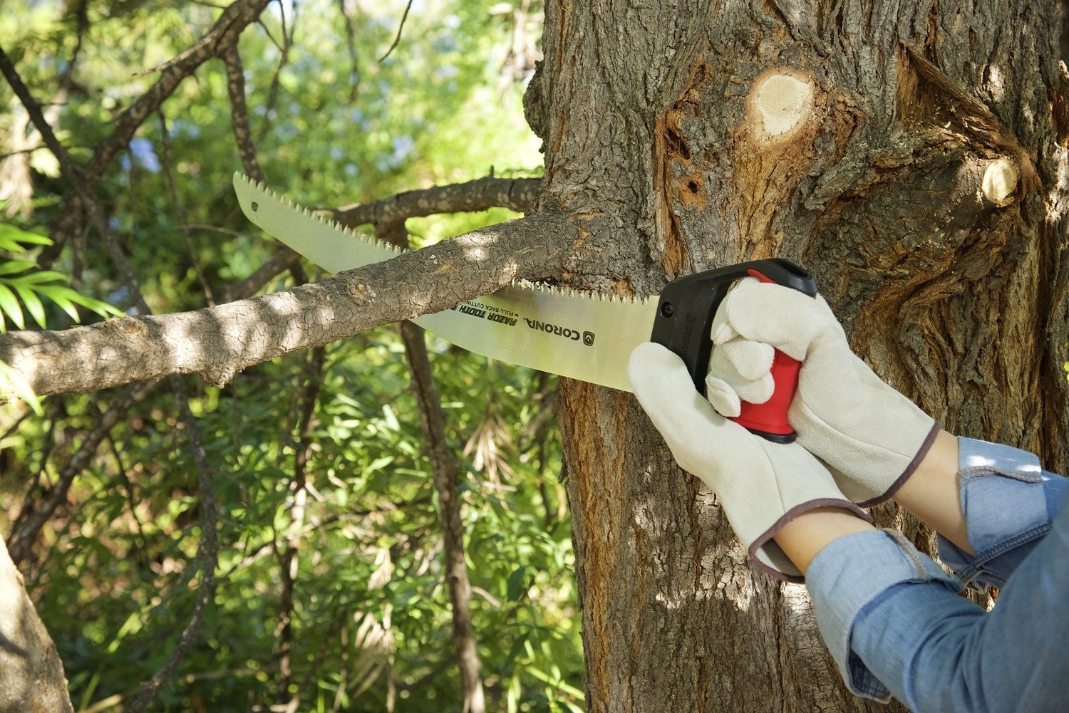 Corona RazorTOOTH saw with D-handle grip for gloved or two-handed use.