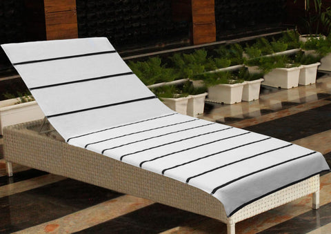 COTTON CRAFT absorbent terry lounge cover dries quickly after swimming.