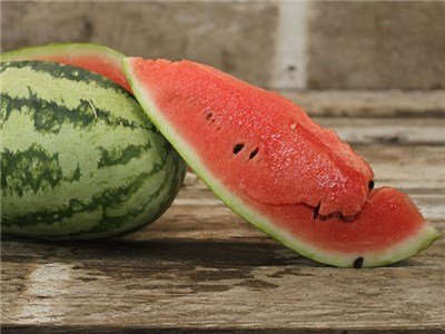 Country Creek Acres Jubilee sliced fruit reveals juicy red flesh and sweetness.