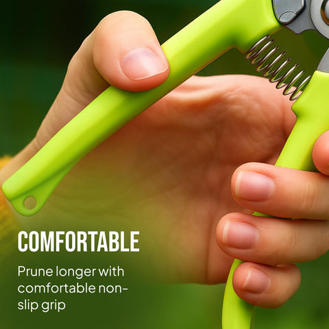 Craft911 safety lock keeps blades safely closed when not in use.