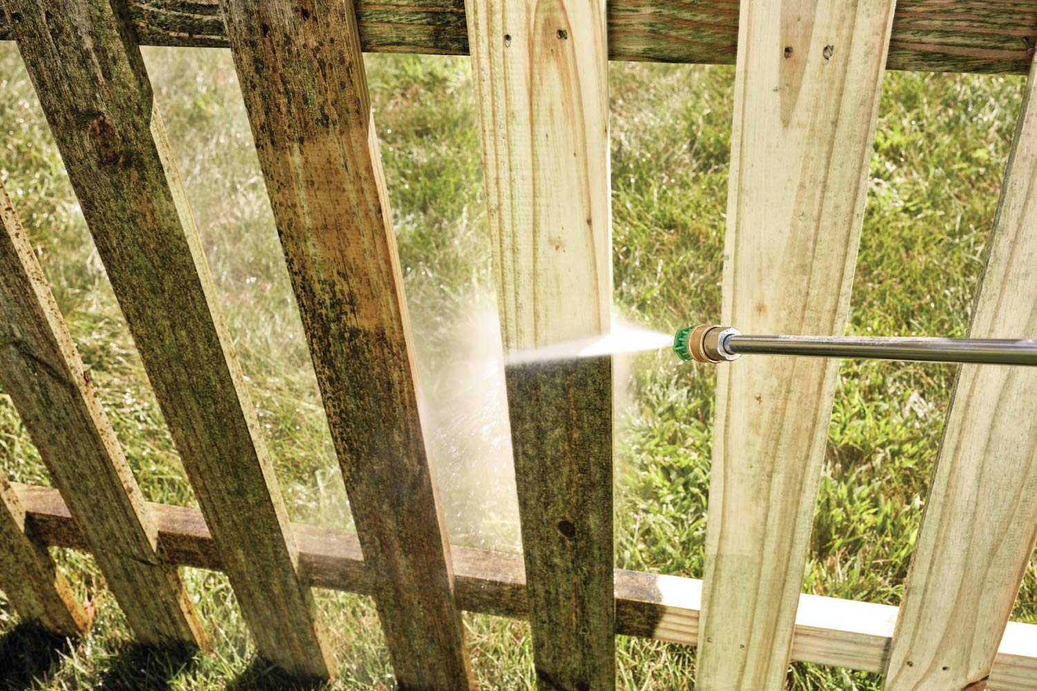 CRAFTSMAN 10-inch wheels enable easy maneuvering around obstacles.