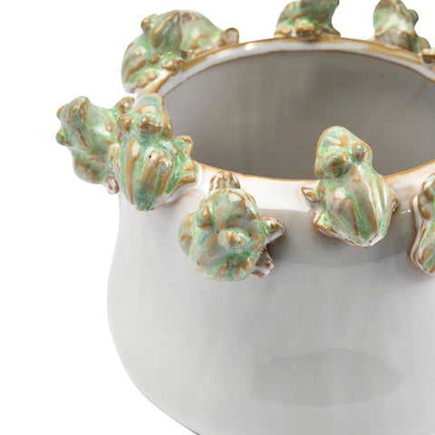 Versatile design fits cottage, farmhouse, or contemporary decor themes