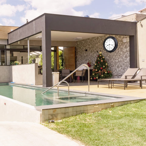 Ideal for patios and gardens, adding vintage charm and practical time data