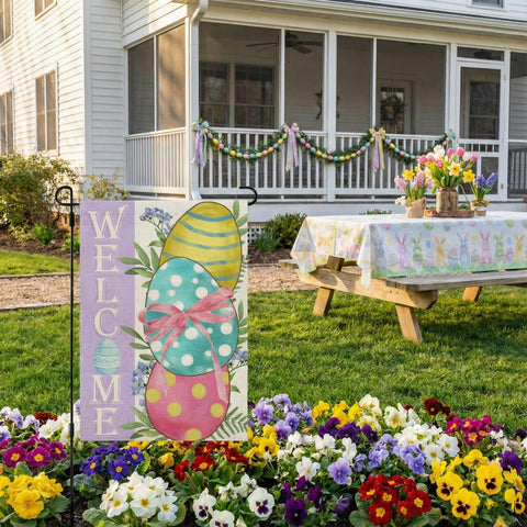 CROWNED BEAUTY weather-resistant polyester flag for outdoor use