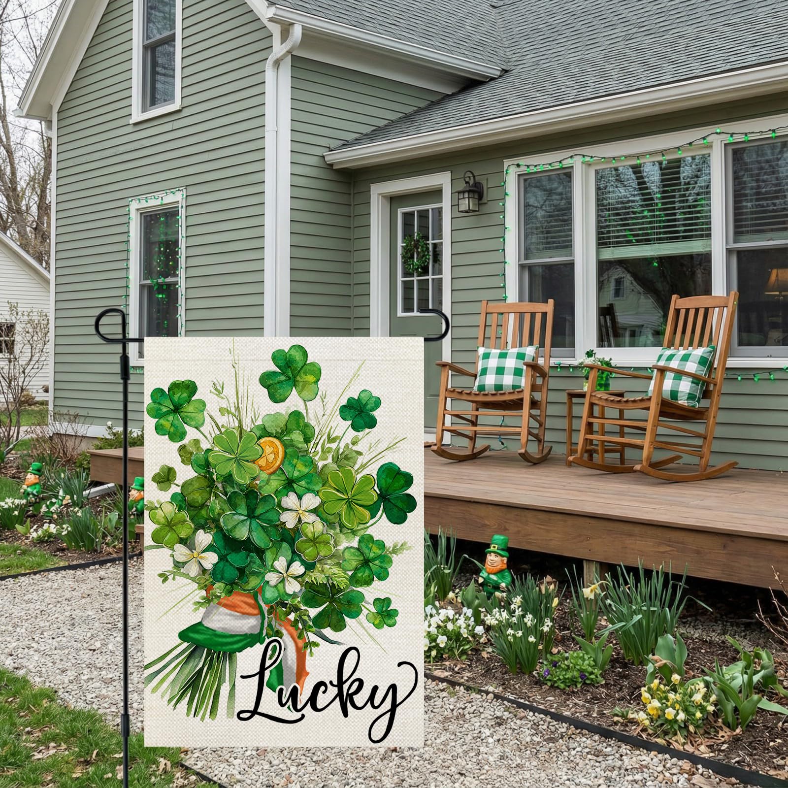 CROWNED BEAUTY weather-resistant polyester flag resists sun and rain for outdoor use.