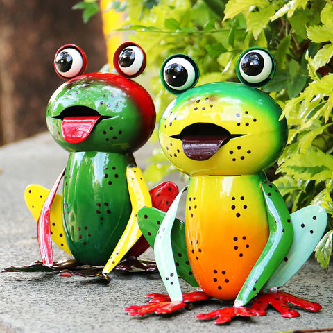 Cruis Cuka metal frog yellow close-up showcasing vivid color for garden charm.