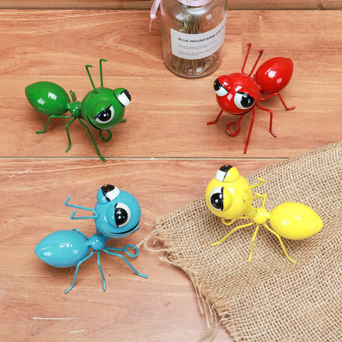 Cruis Cuka blue ant yard art adds playful curb appeal.