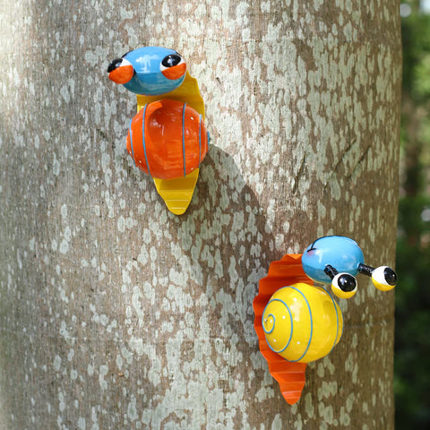 Cruis Cuka snail lawn statue is weather-ready for outdoor enjoyment