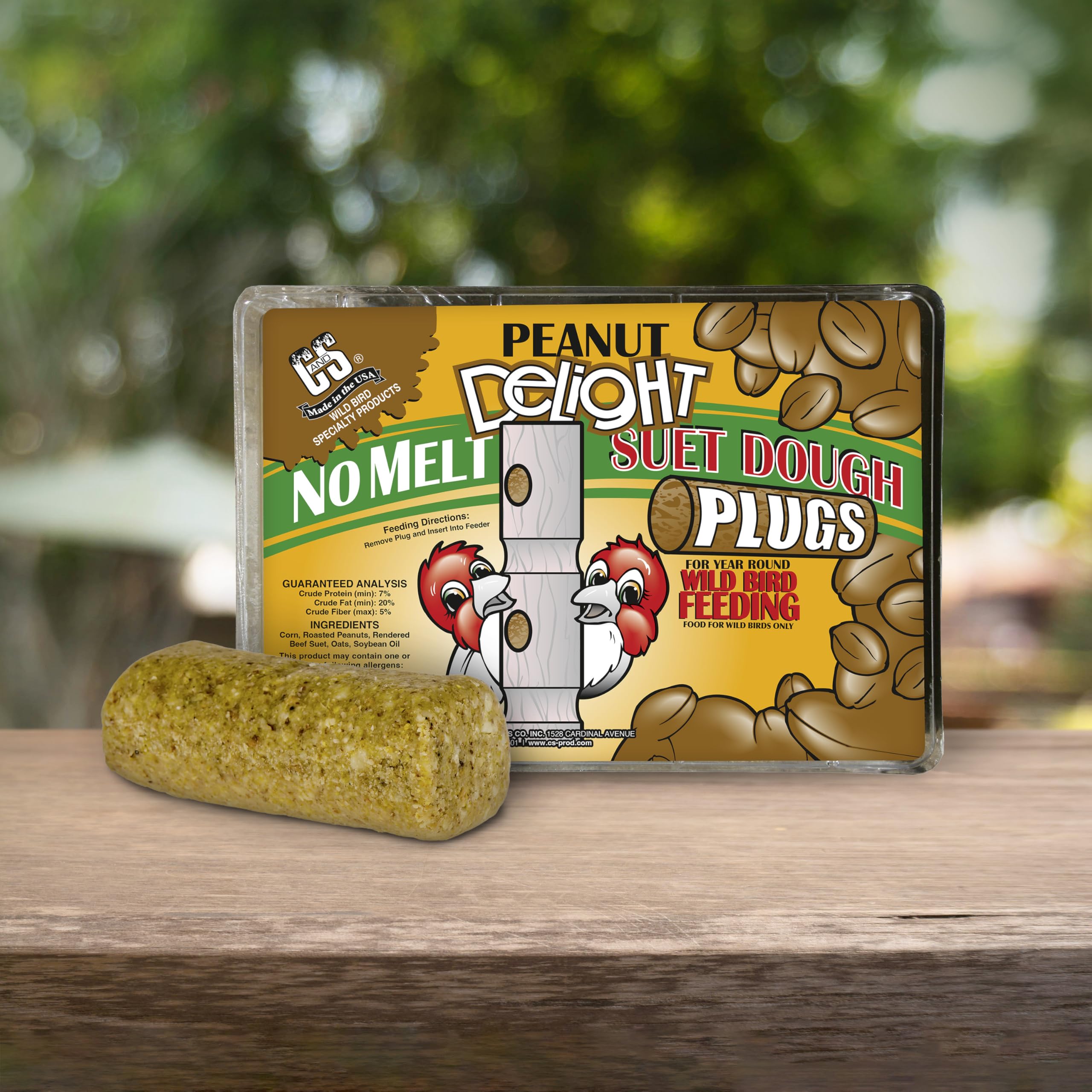 C&S Peanut Delight No Melt Suet Dough Plug highlights premium ingredients for familiar flavor.