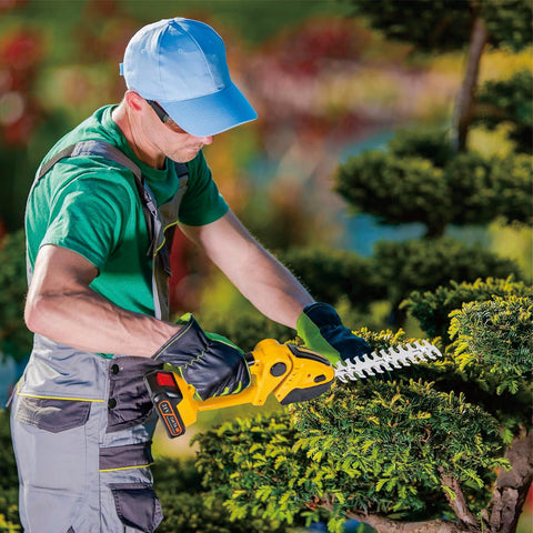 Cub Tik 9-inch blade tackles thin shoots on hedges and shrubs.
