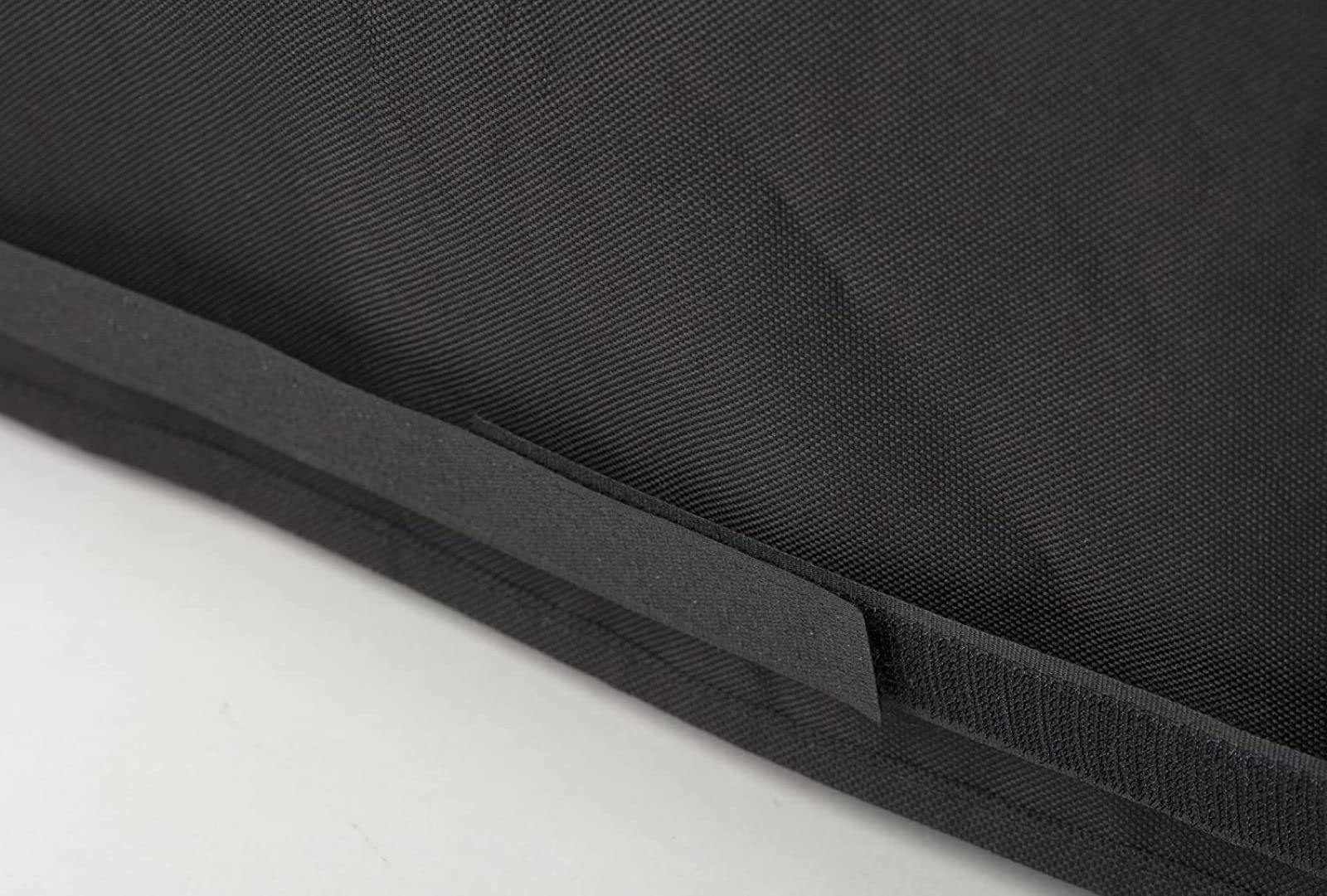 Cuisinart CGC-10244 water-resistant finish on smoker cover